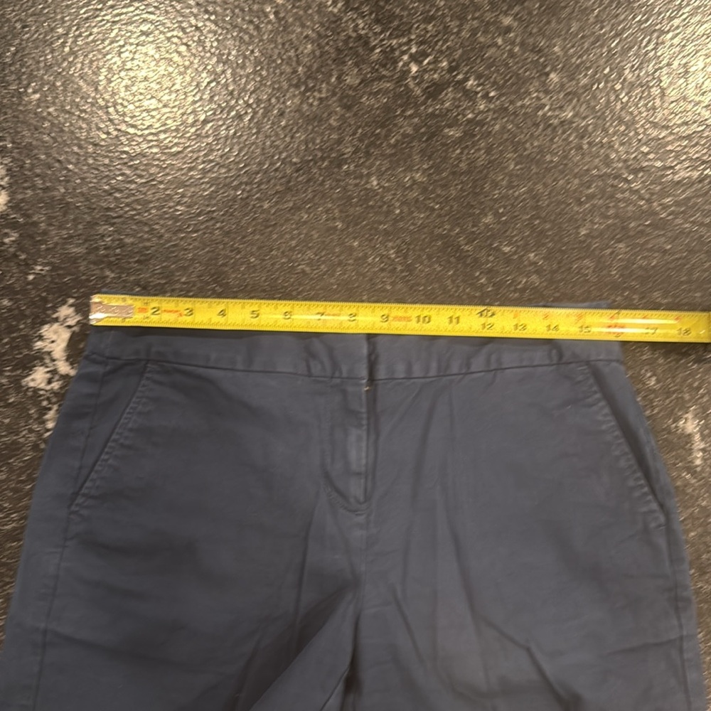 Ladies Vinyard Vine shorts.  Size 6 - Picture 5 of 5